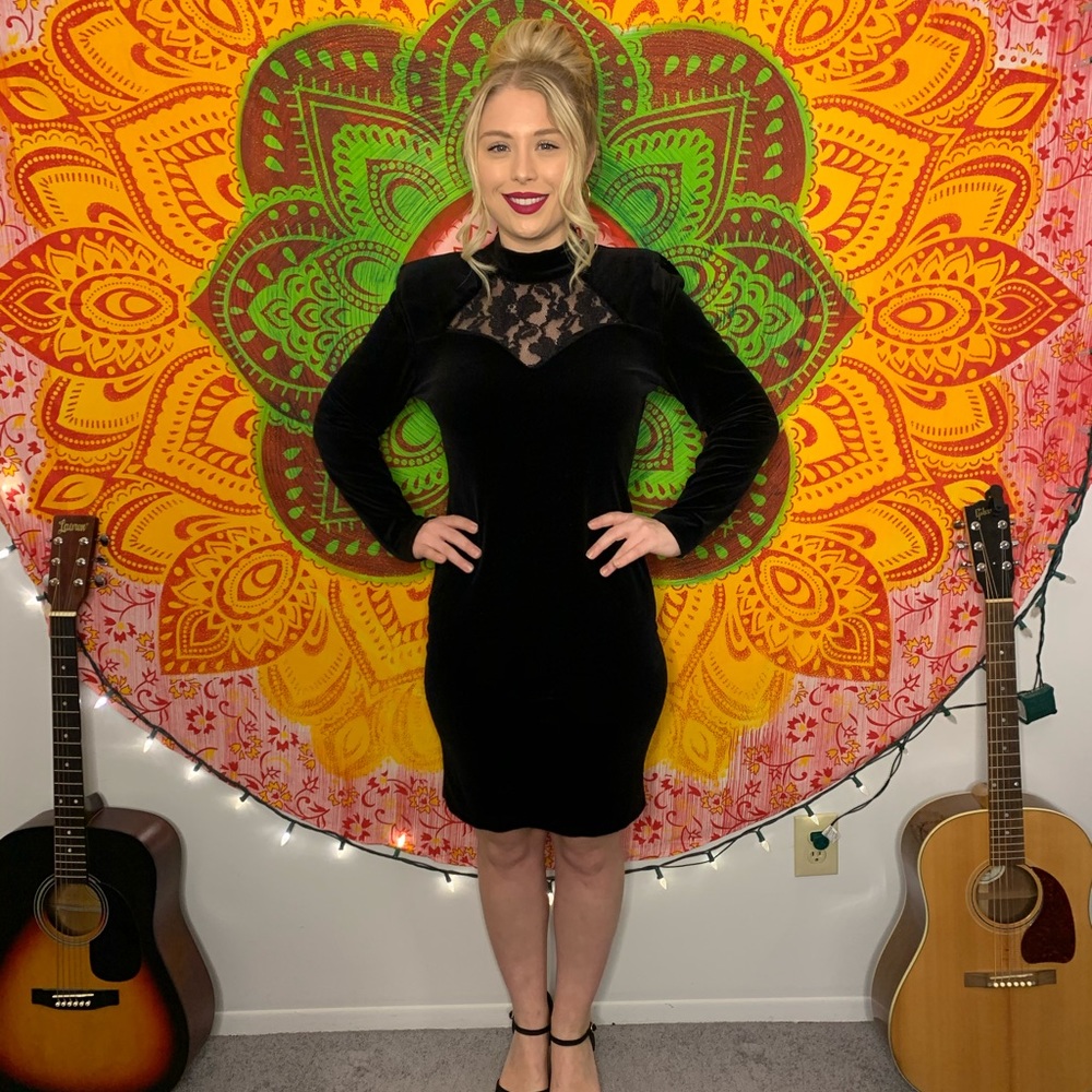 Vintage 1980’s black velvet dress - Picture 1 of 8